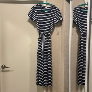 Navy blue and white long Old Navy dress with tie